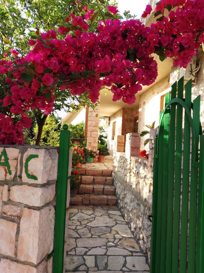 Altin Skrapari Guesthouse Ksamil Exterior foto