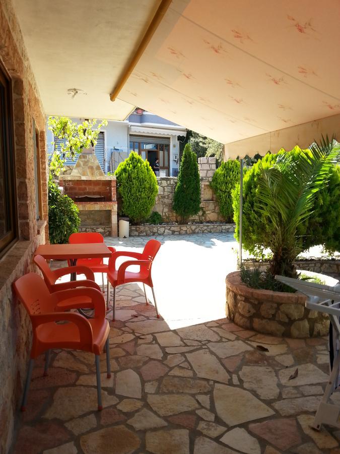 Altin Skrapari Guesthouse Ksamil Exterior foto
